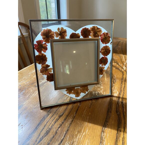 Heart-Shaped Pressed Floral Glass Picture Frame By E.I.S.A. Inc. - Picture 3 of 5